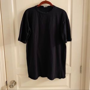 Black oversized tee
